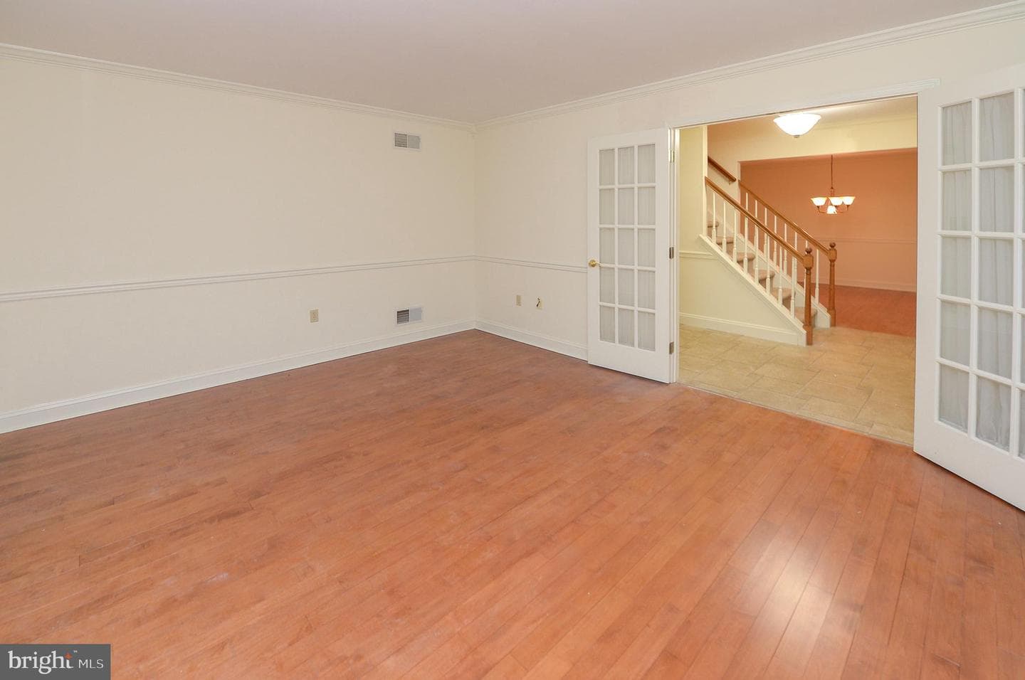 249 Keats Drive photo 8