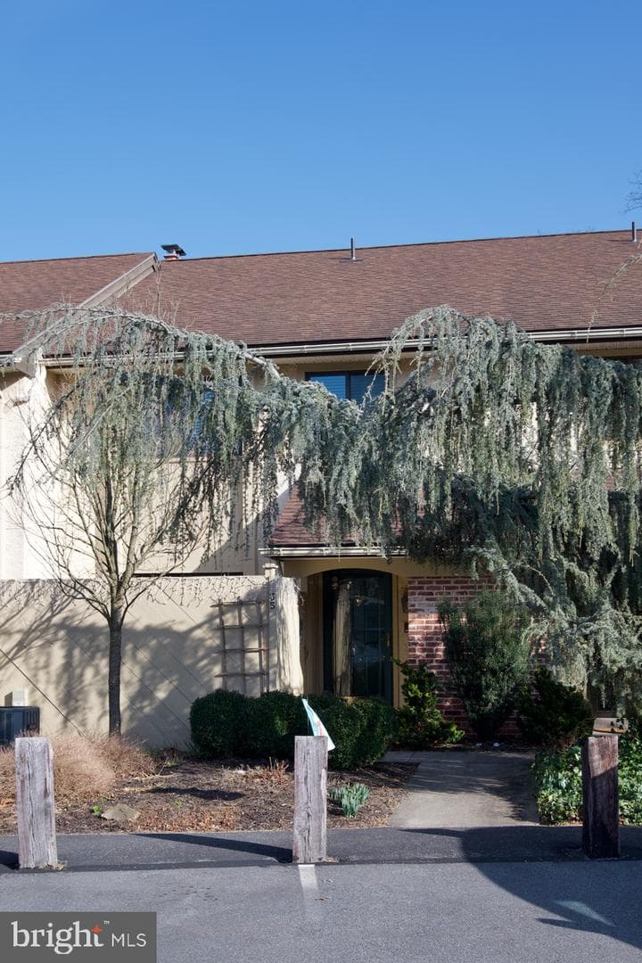 35 Pine Woods Court photo 2