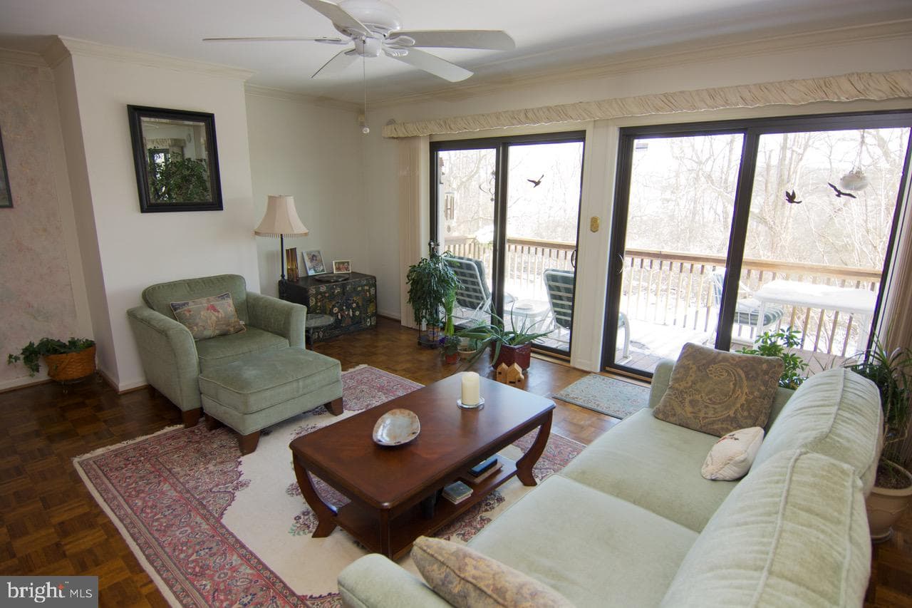 35 Pine Woods Court photo 4