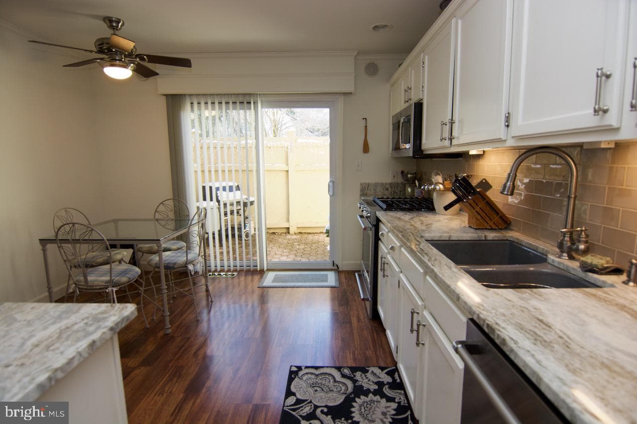 35 Pine Woods Court photo 9