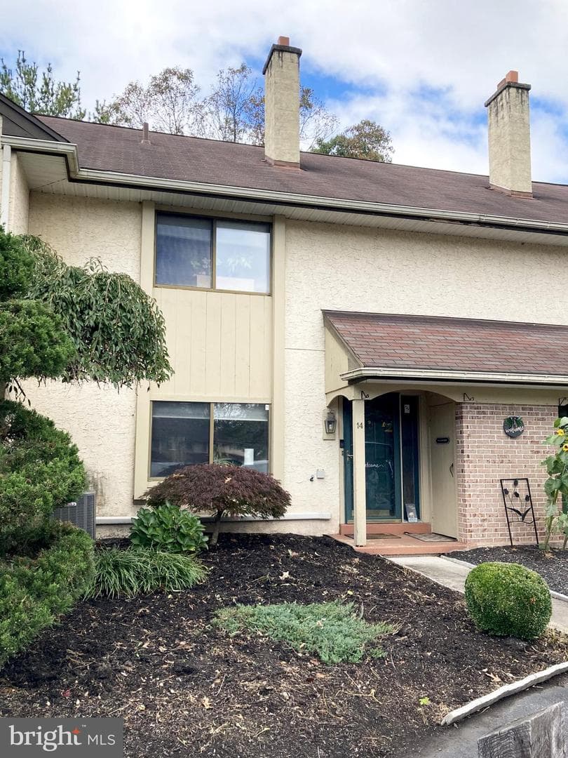 14 Pine Woods Court photo 1