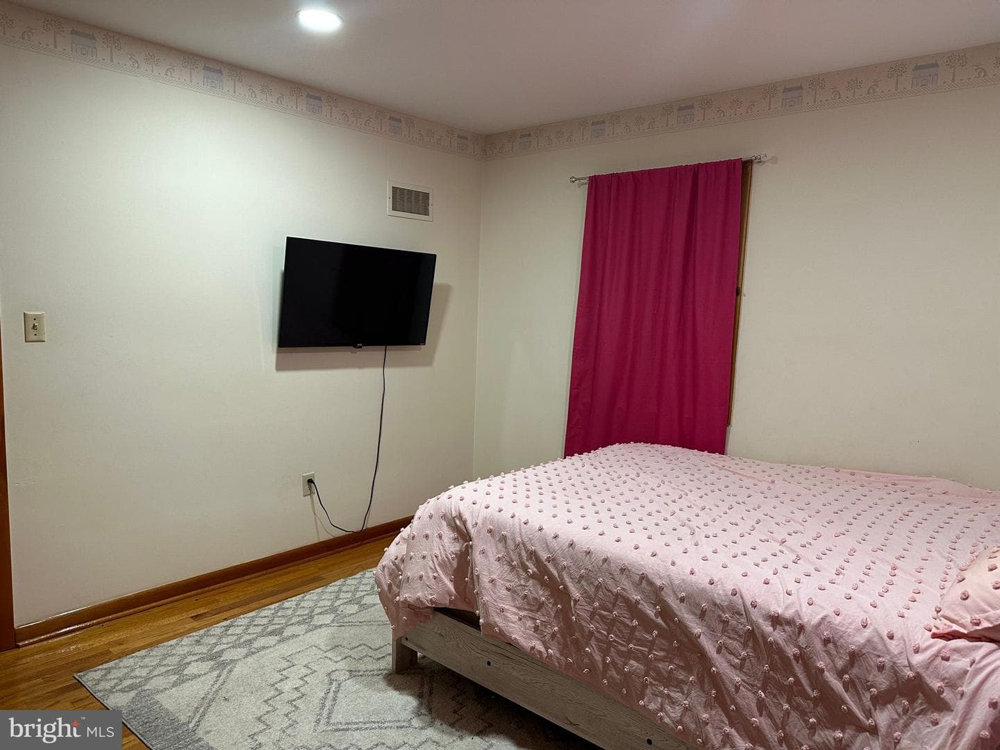 304 Hill Avenue photo 12
