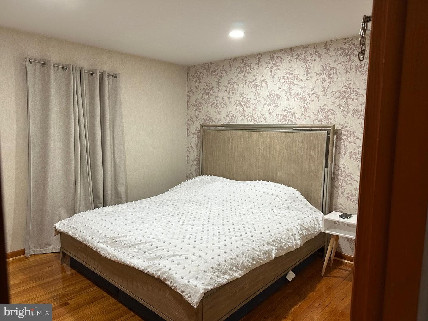 304 Hill Avenue photo 14
