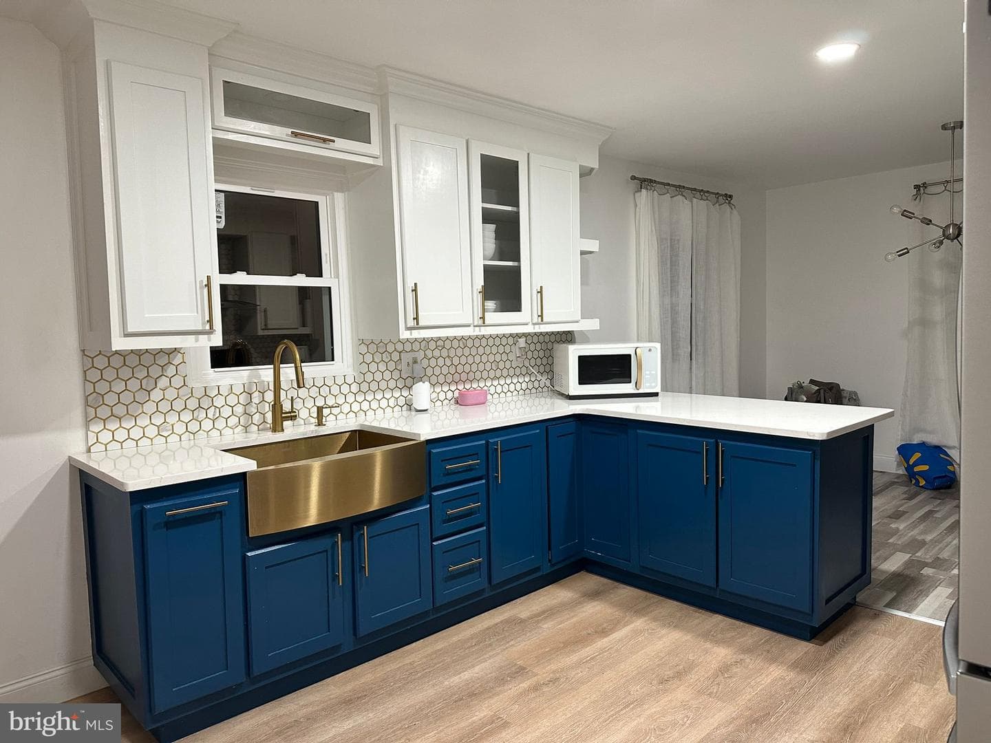 304 Hill Avenue photo 5
