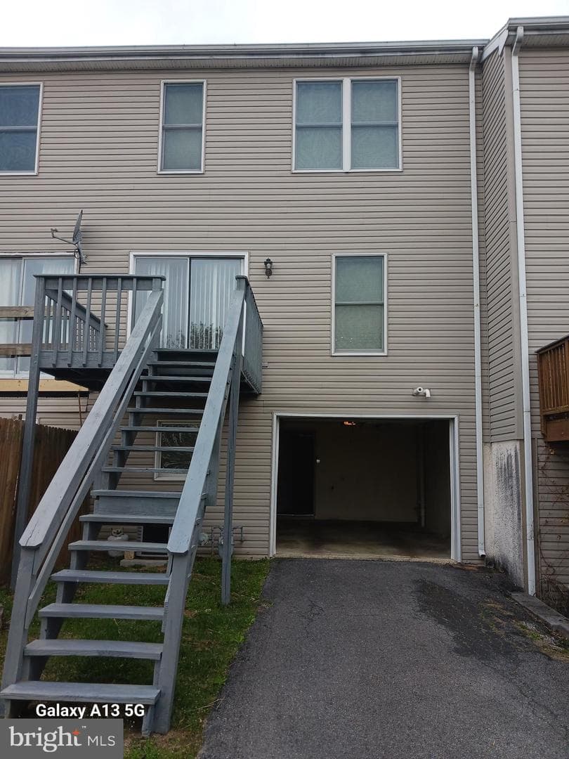 211 Poplar Drive photo 3