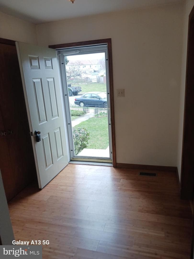 211 Poplar Drive photo 5