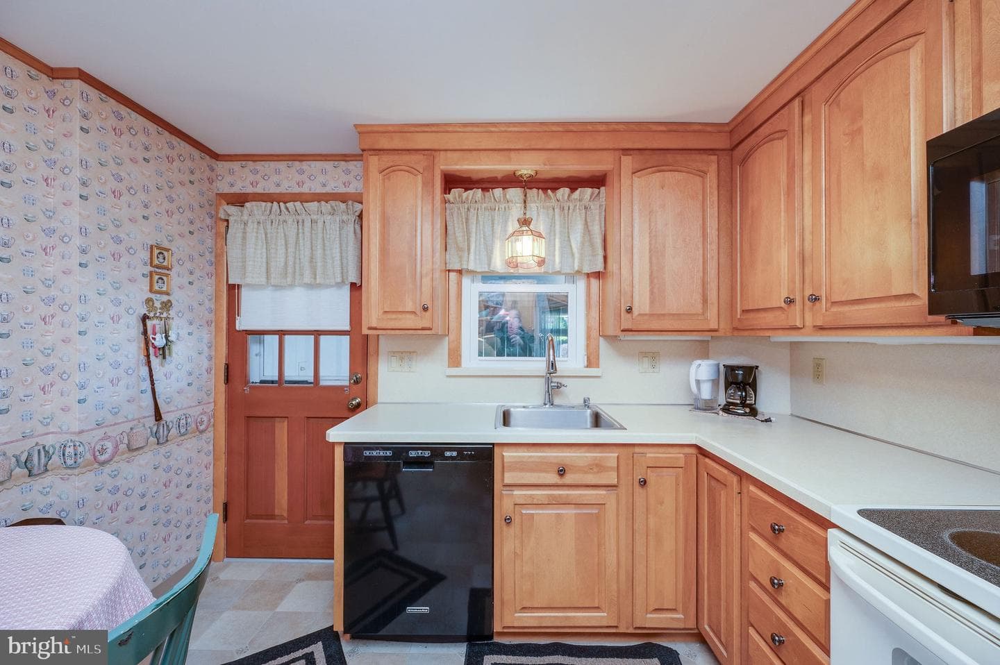 16 Lawndale Road photo 8