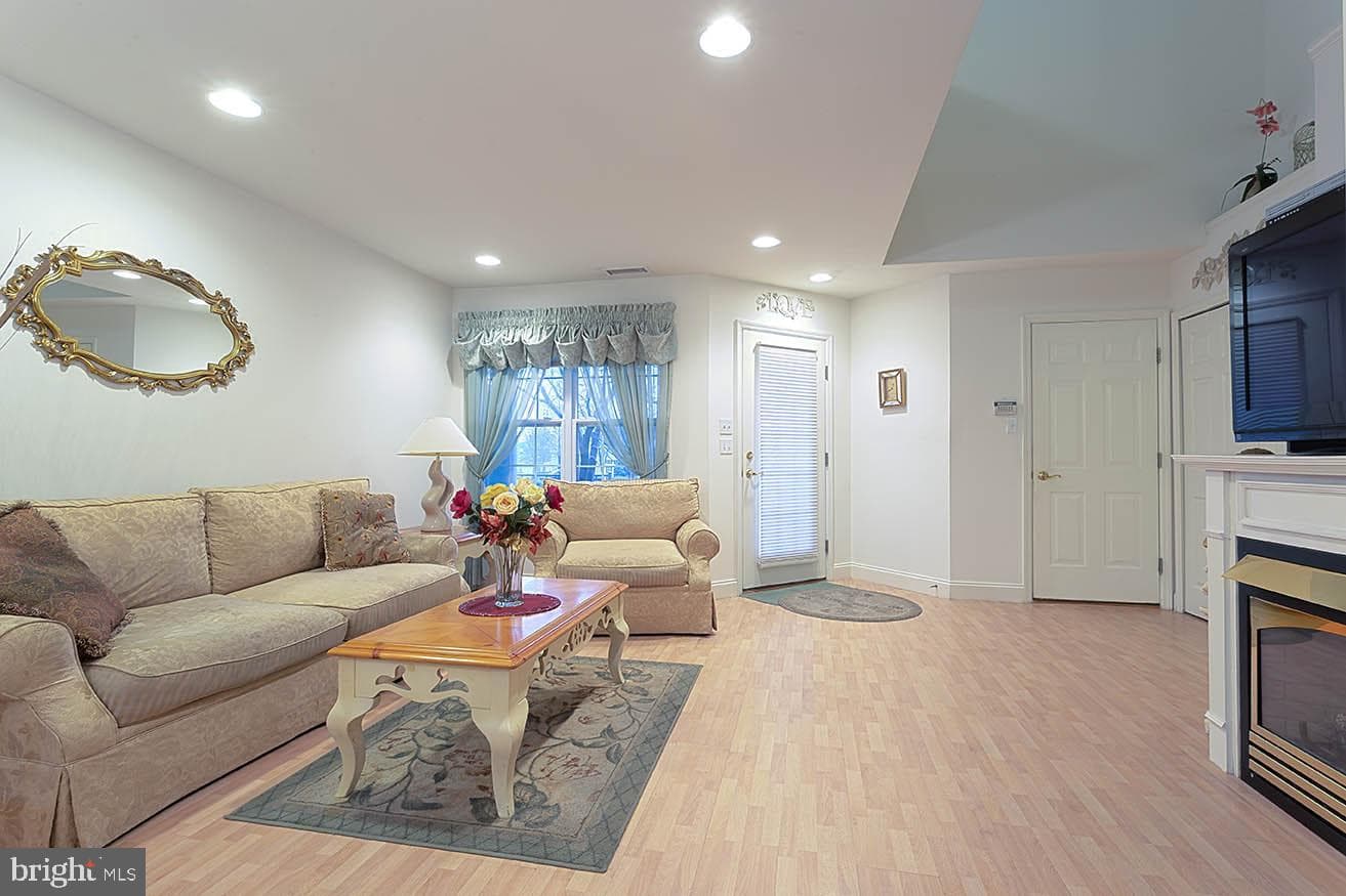 514 Oak Hill Lane photo 2