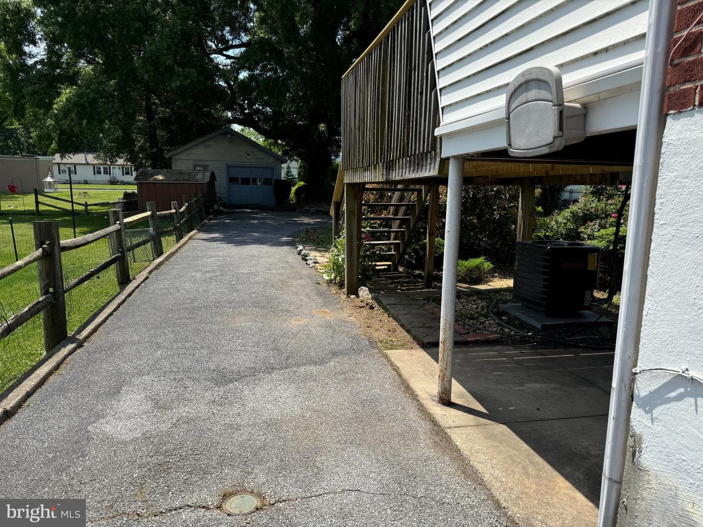 208 Midland Avenue photo 2