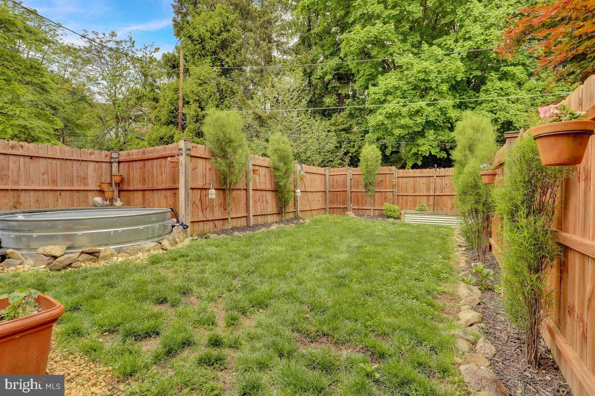330 Carsonia Avenue photo 34