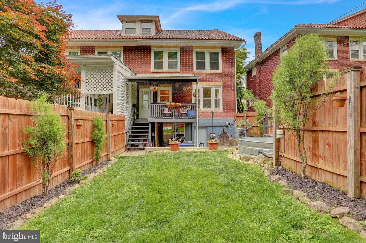 330 Carsonia Avenue photo 35
