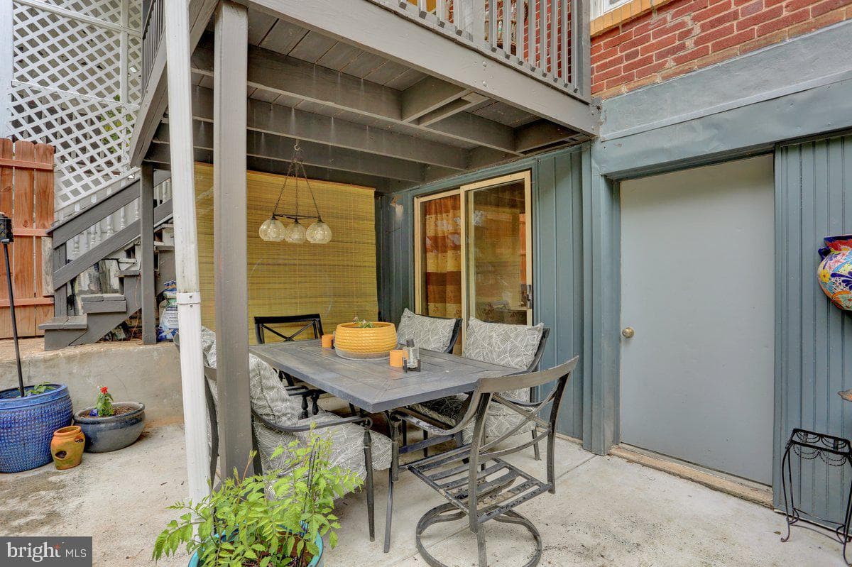 330 Carsonia Avenue photo 38
