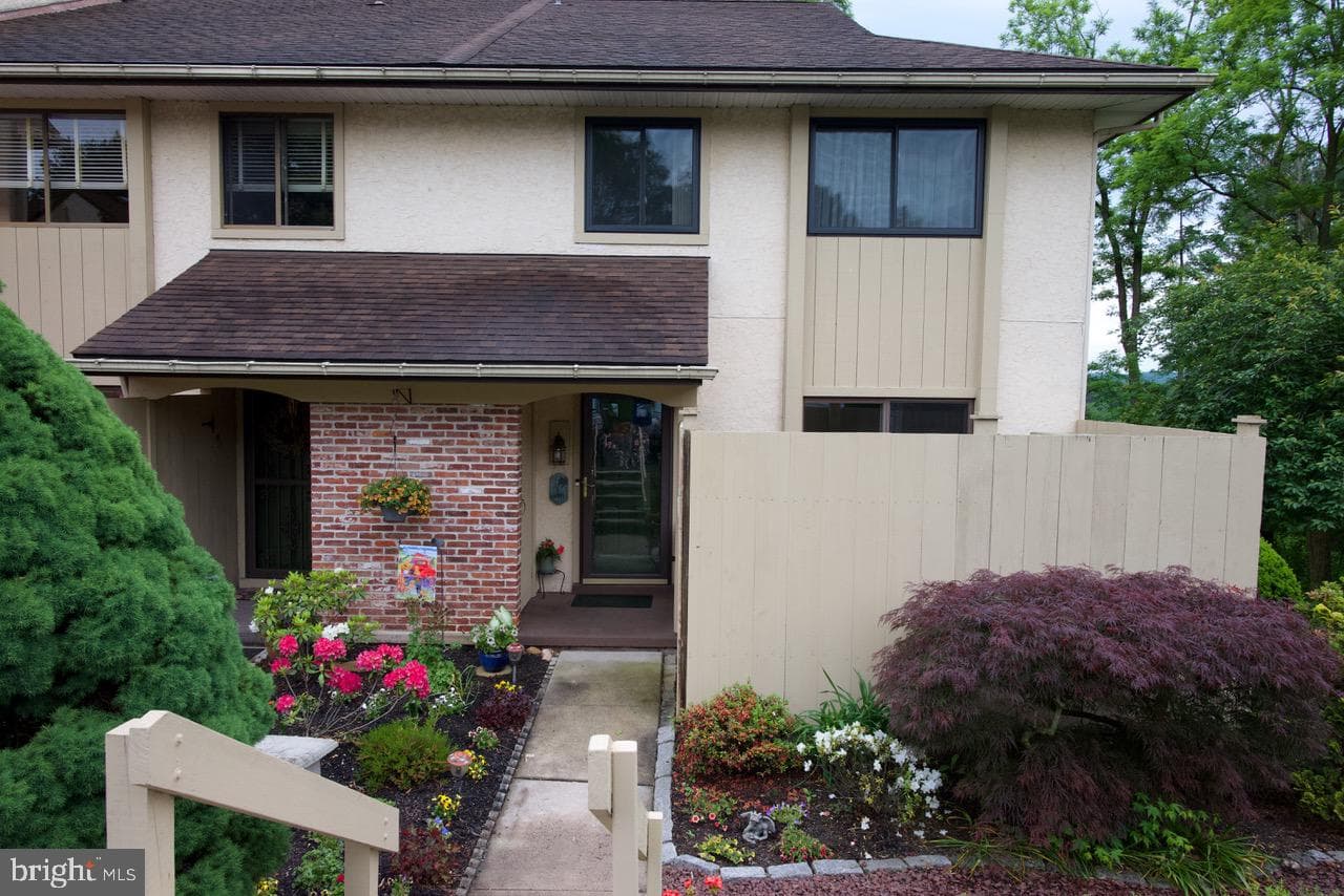 24 Pine Woods Court photo 1
