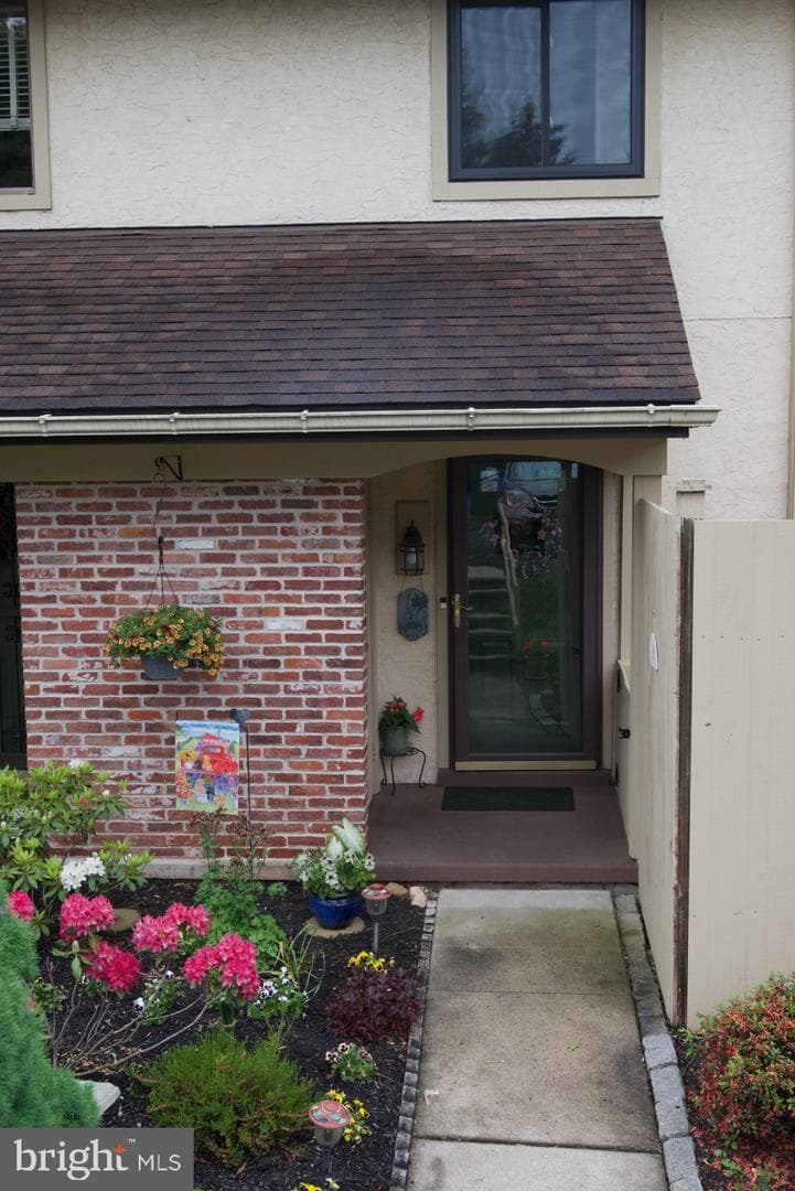 24 Pine Woods Court photo 2
