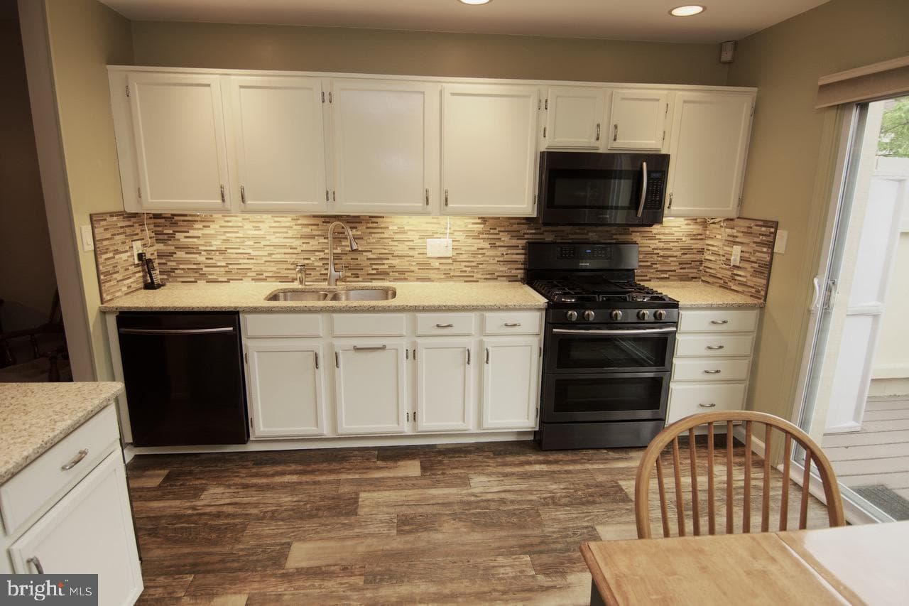 24 Pine Woods Court photo 5