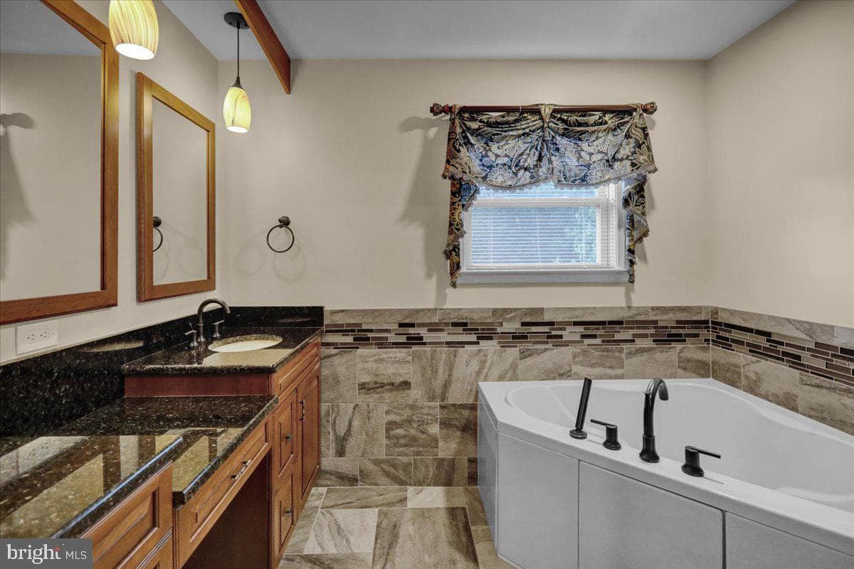 147 Fox Hill Drive photo 23