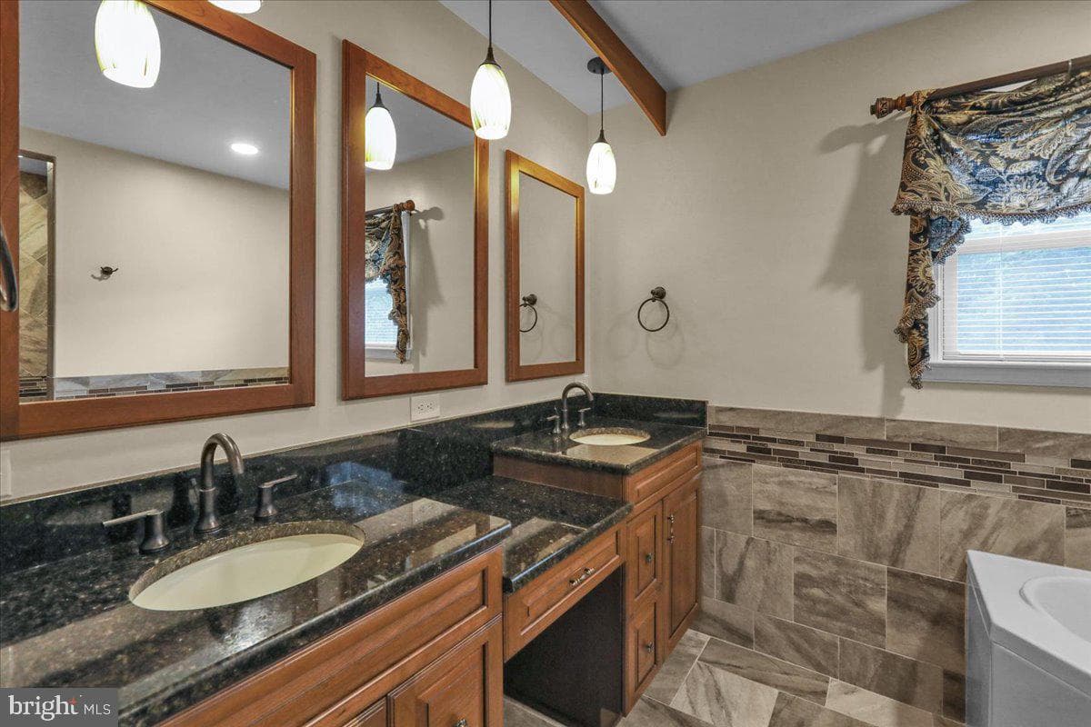 147 Fox Hill Drive photo 24