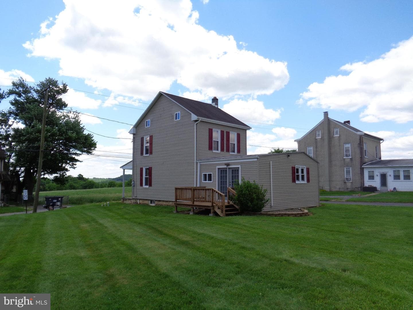 284 Railroad Road photo 3