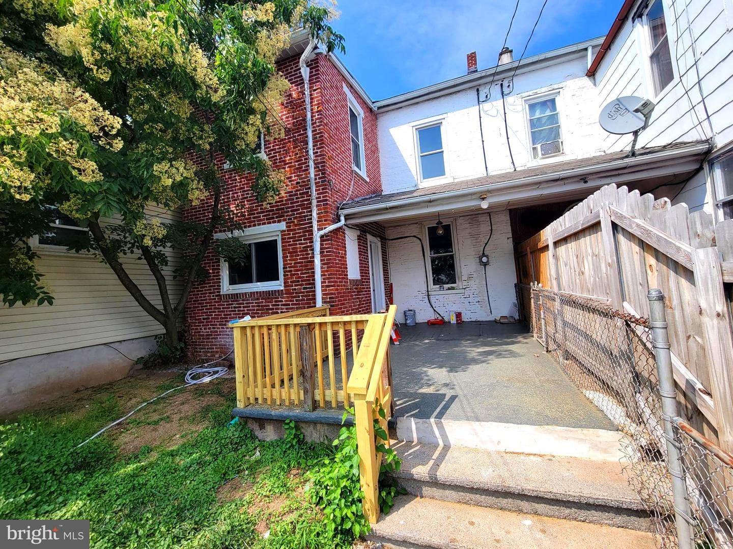622 E Philadelphia Avenue photo 14