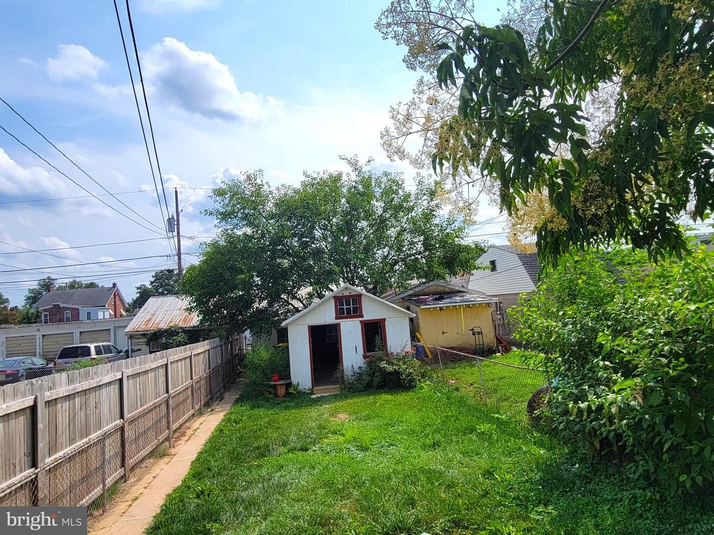 622 E Philadelphia Avenue photo 16