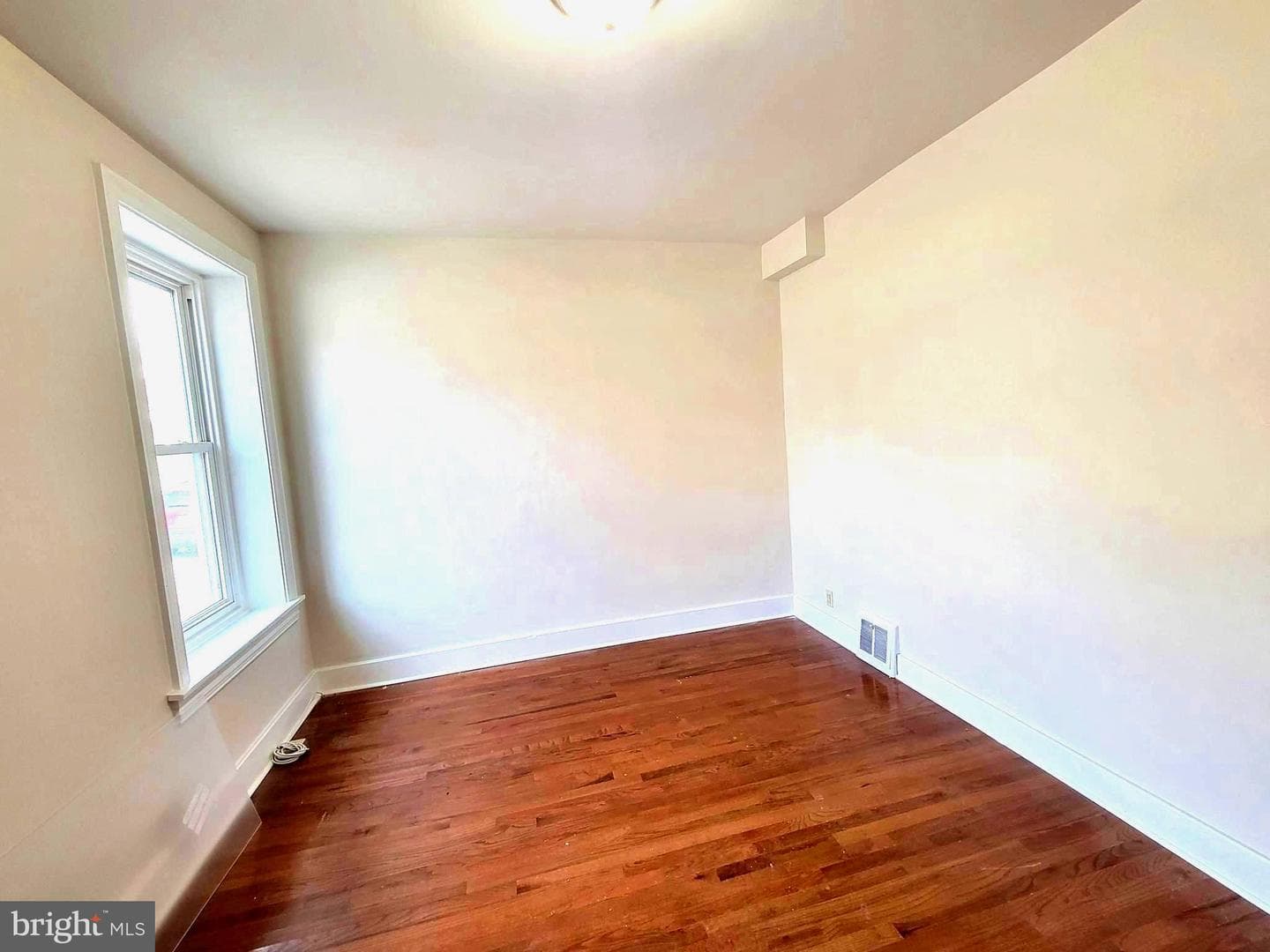 622 E Philadelphia Avenue photo 2
