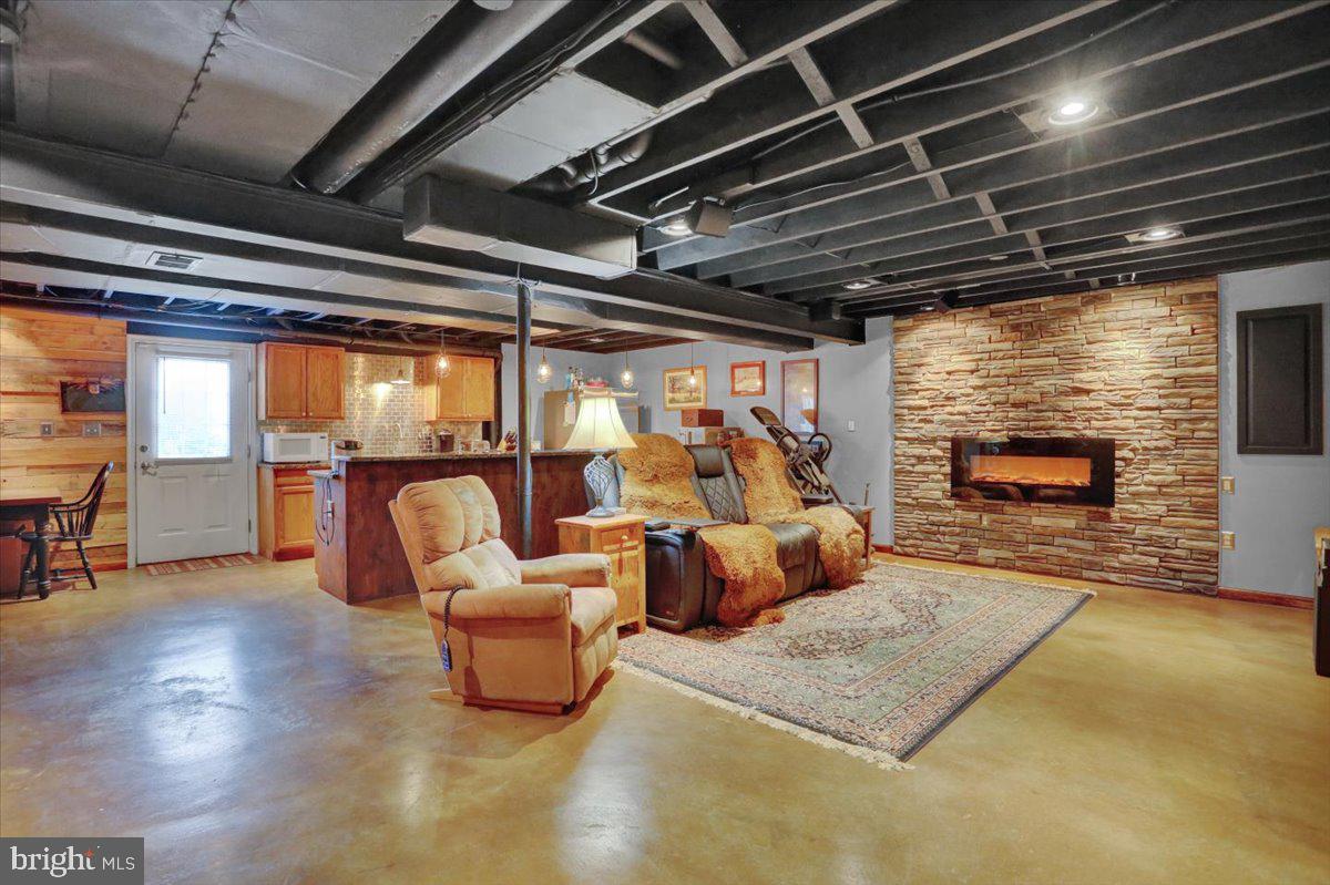 59 Sunglo Drive photo 44