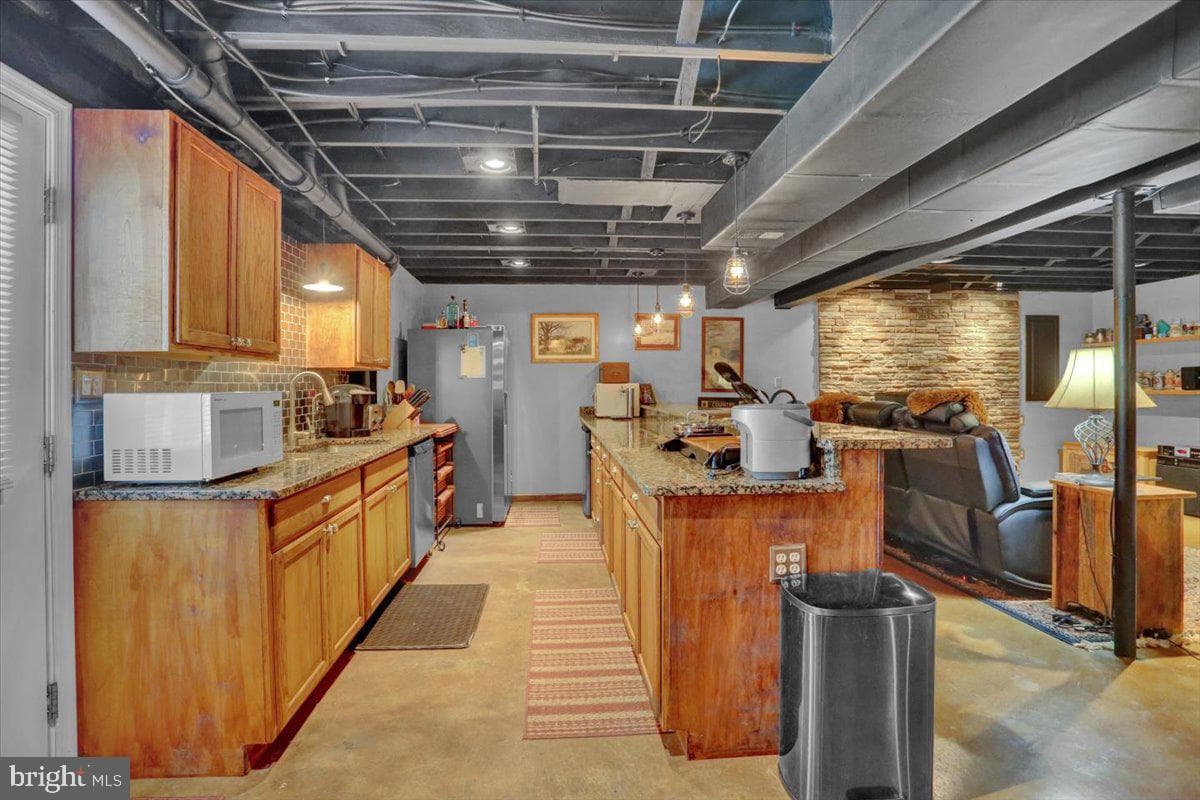 59 Sunglo Drive photo 48