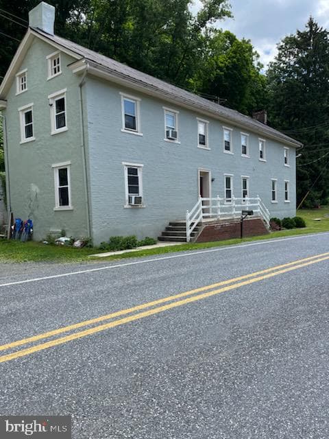 2233 Farmington Avenue photo 2