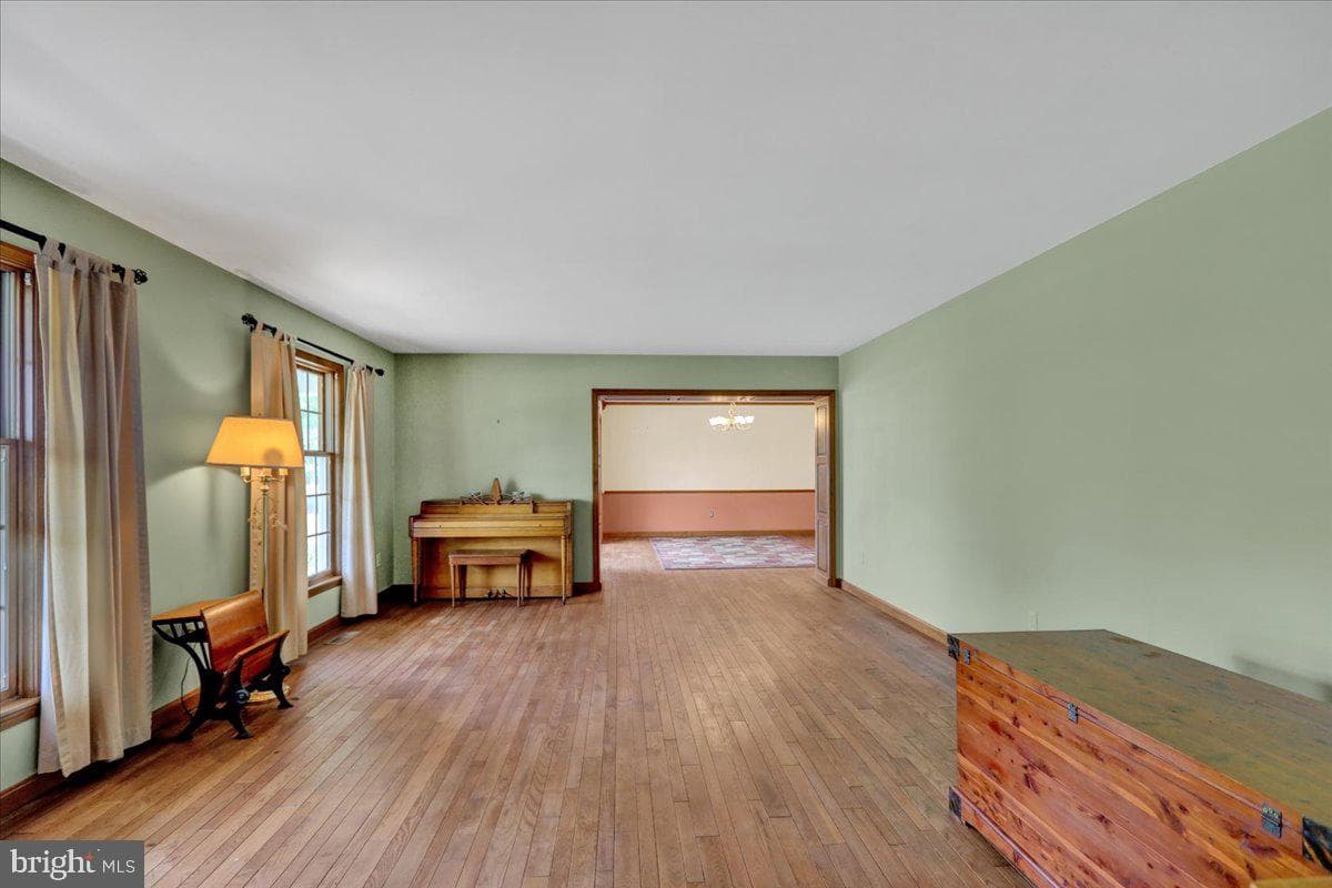 831 N Church Road photo 4