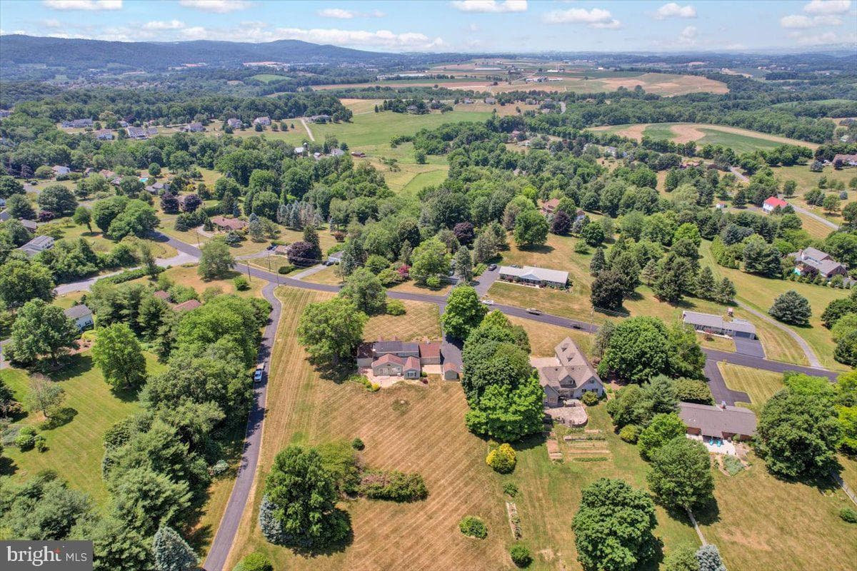 831 N Church Road photo 46