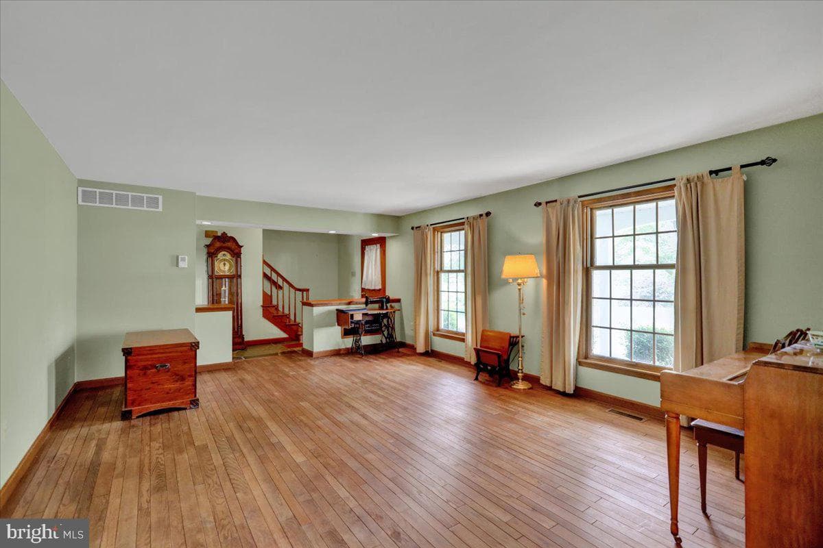 831 N Church Road photo 5