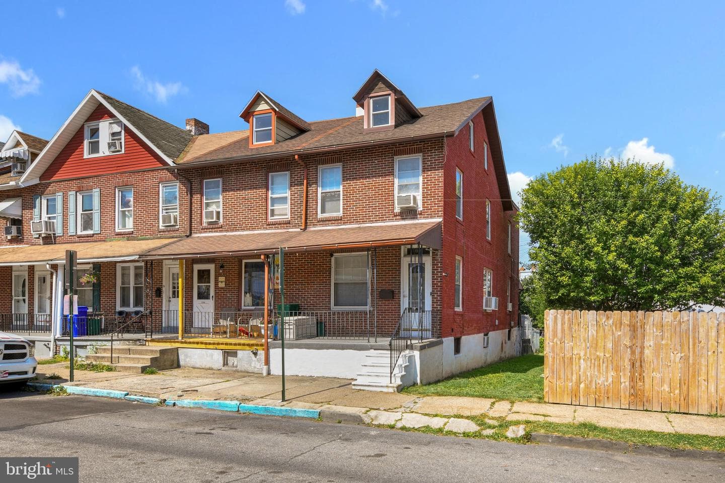 1348 Birch Street photo 2