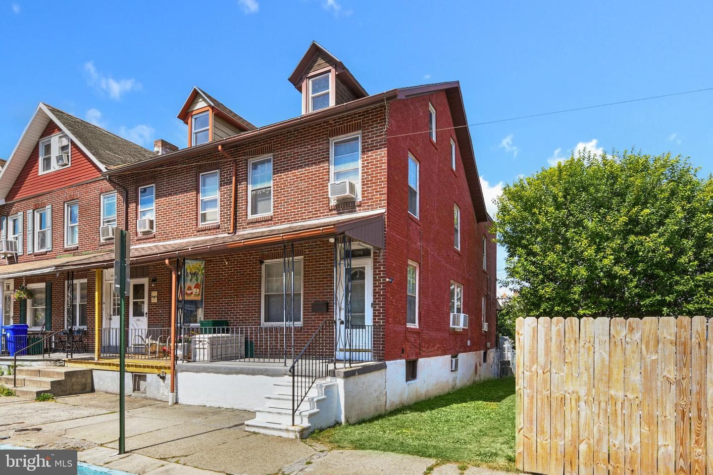 1348 Birch Street photo 4