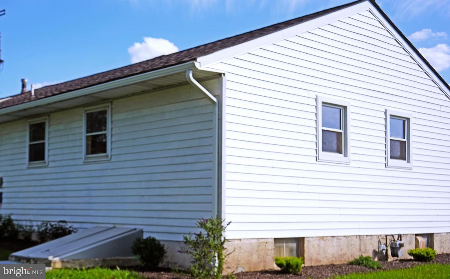 733 Fernwood Drive photo 3