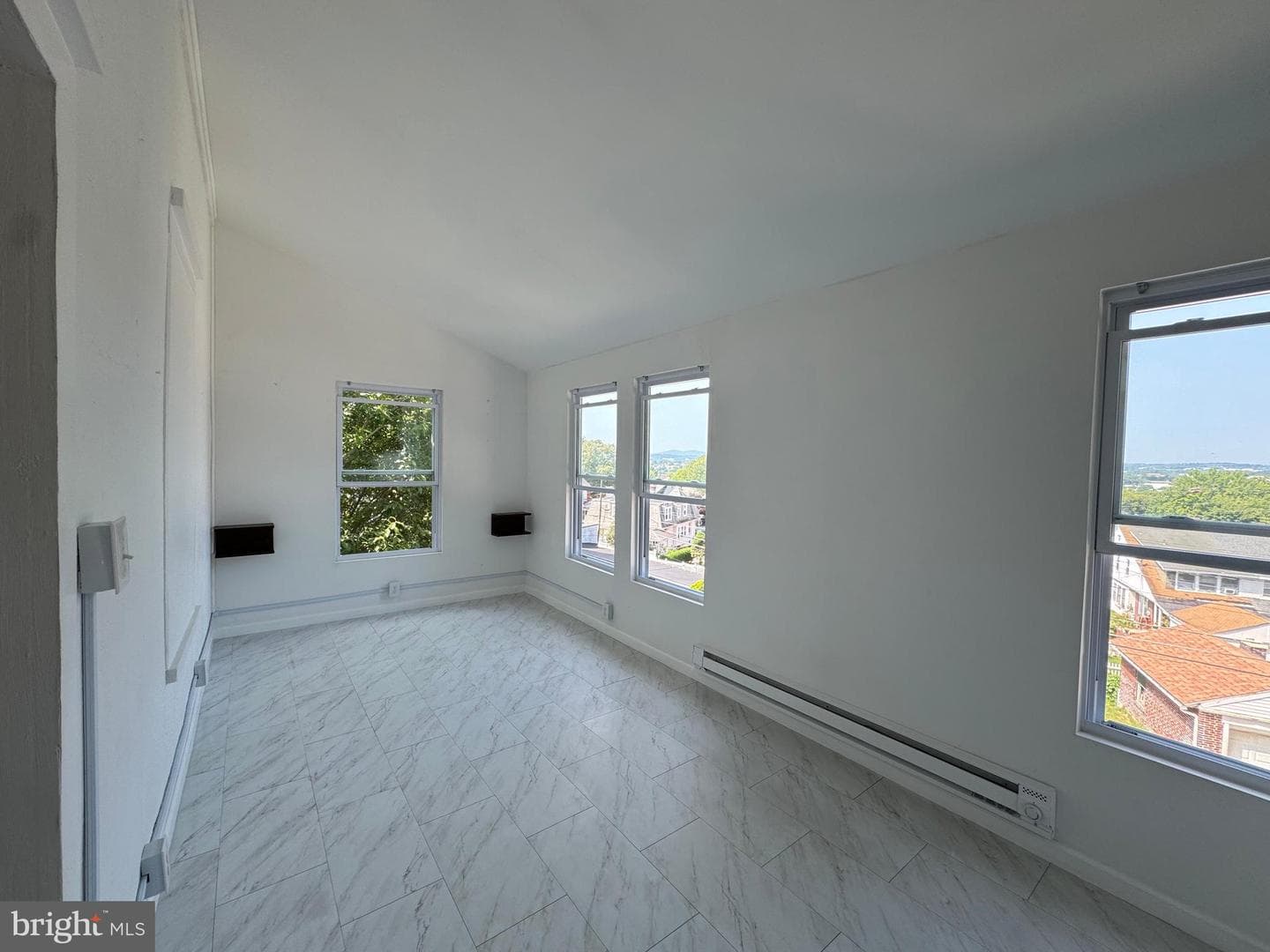 1318 Hampden Boulevard photo 23