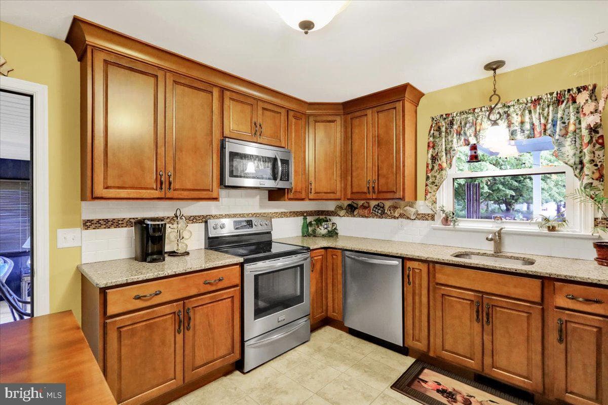 5050 Meadow Lane photo 11