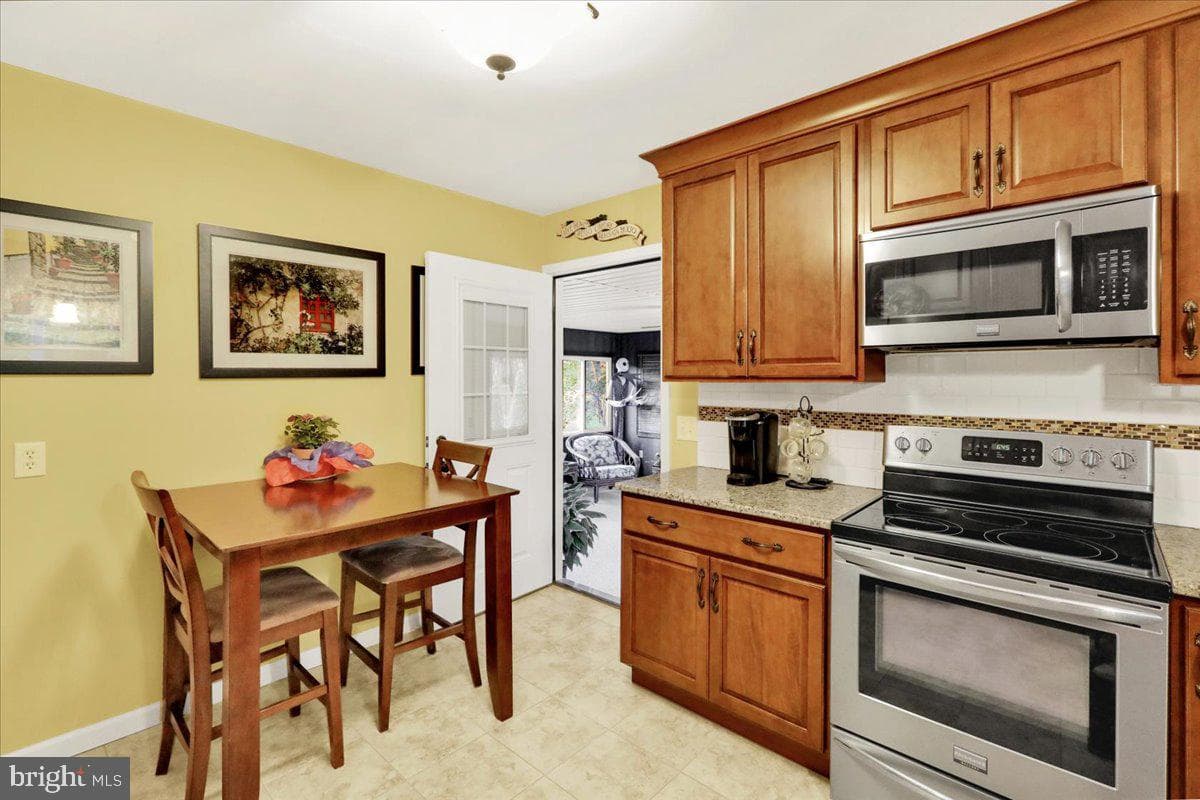 5050 Meadow Lane photo 13