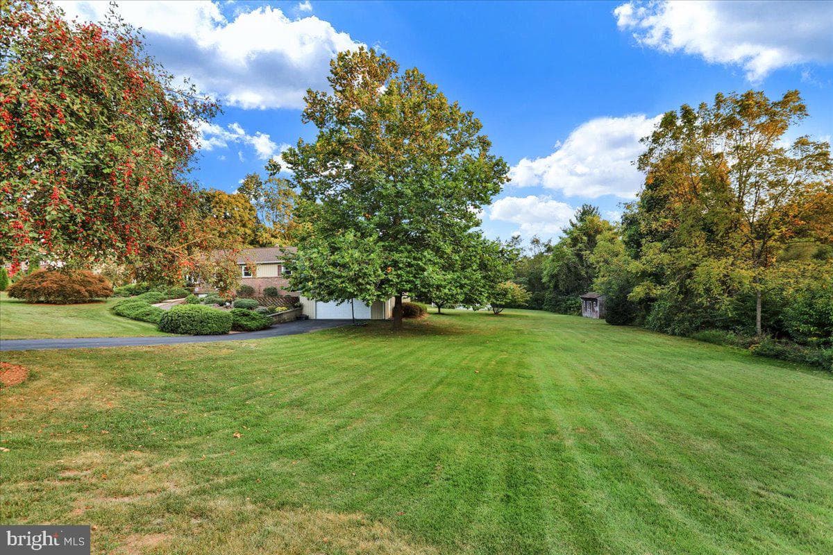 5050 Meadow Lane photo 3