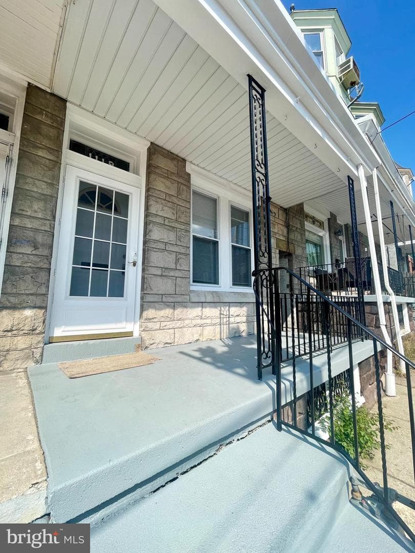 1119 Marion Street photo 2