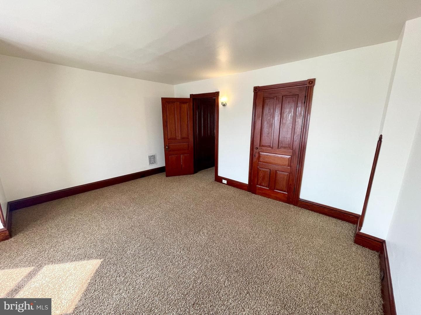 1119 Marion Street photo 20