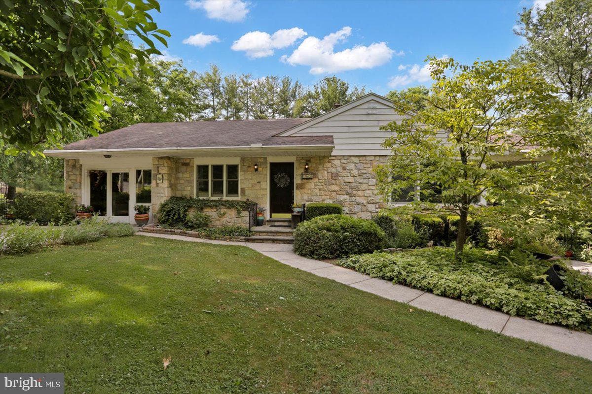 185 W Madison Street photo 1