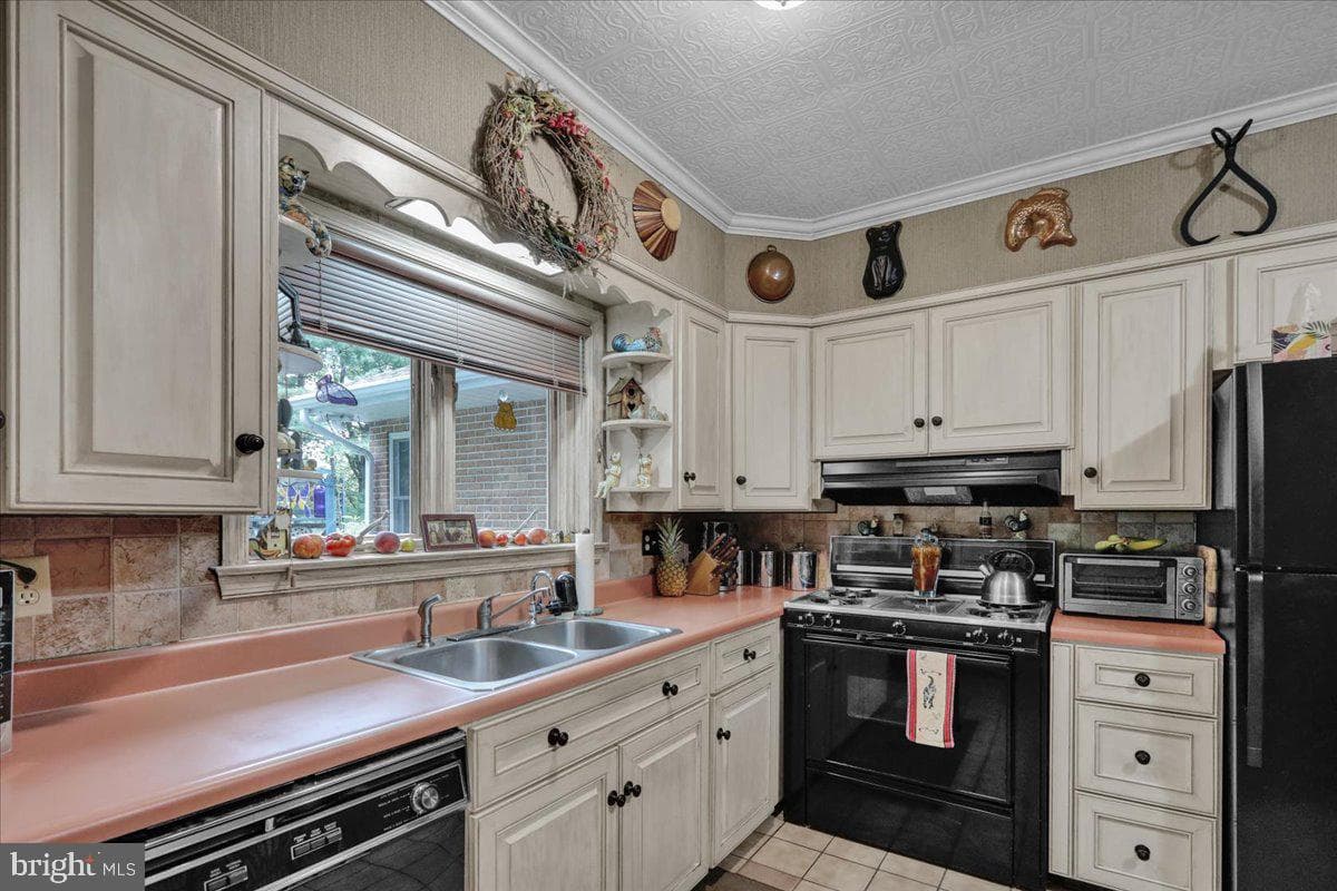 185 W Madison Street photo 11