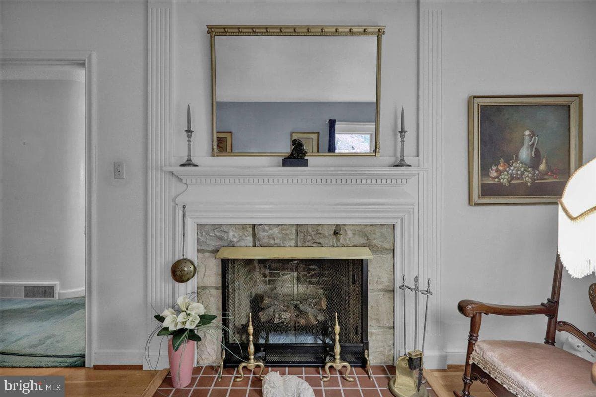 185 W Madison Street photo 19