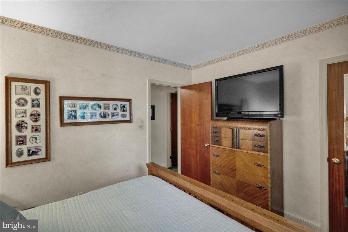 185 W Madison Street photo 24