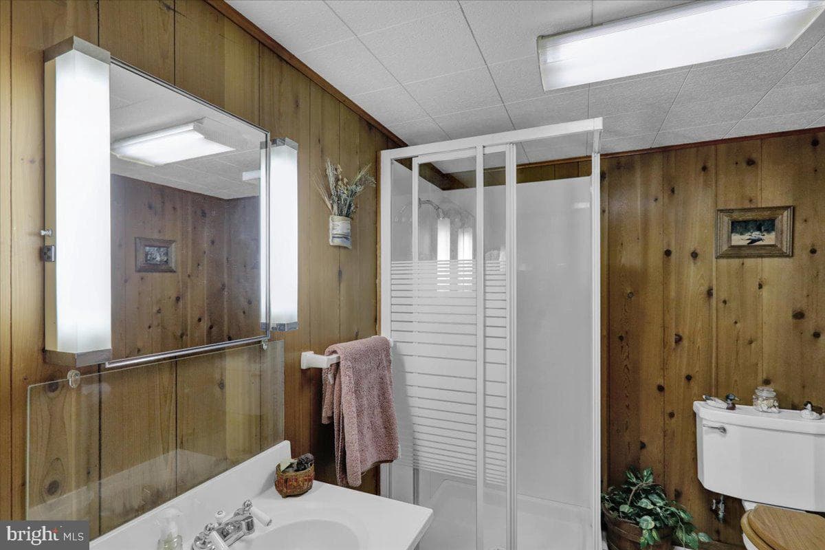 185 W Madison Street photo 38