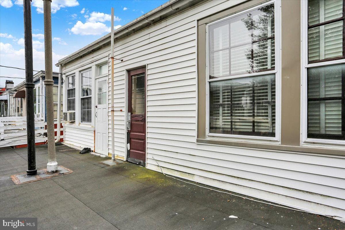421 Windsor Street photo 14