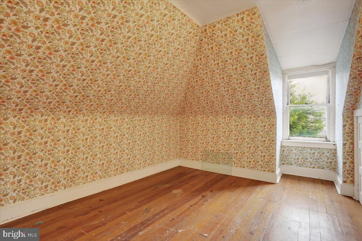 421 Windsor Street photo 16