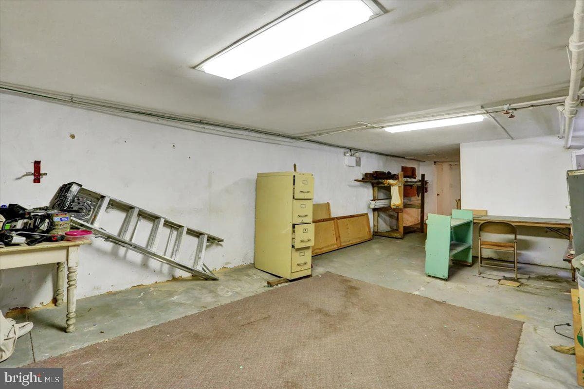 421 Windsor Street photo 17