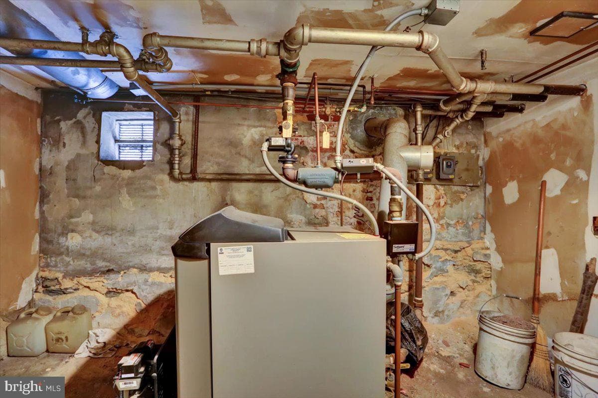 421 Windsor Street photo 18