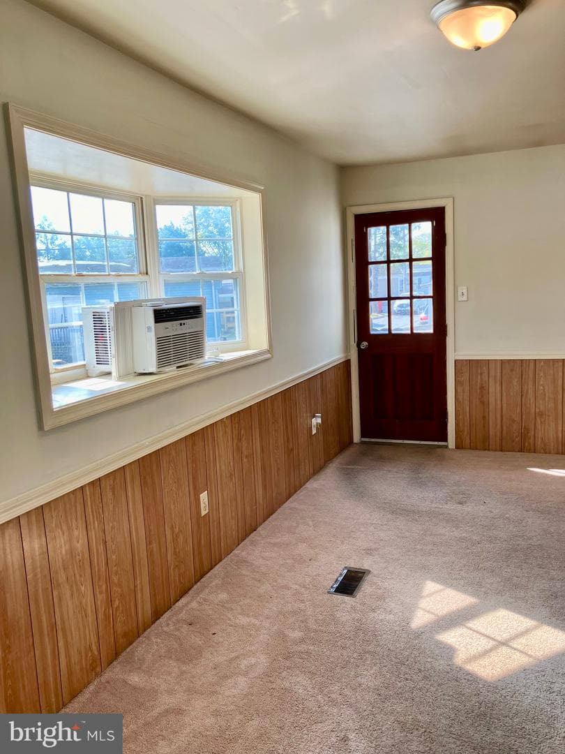 119 Dennis Avenue photo 13